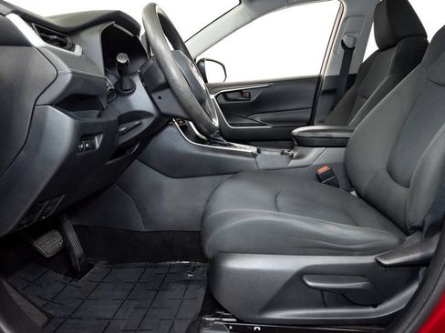 Used 2020 Toyota RAV4 LE FWD image 12