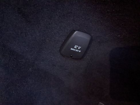 Certified 2025 Volvo XC90 B5 Plus image 28