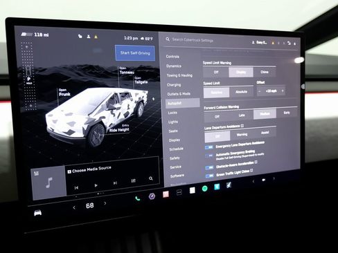 Used 2024 Tesla Cybertruck AWD Crew Cab image 26