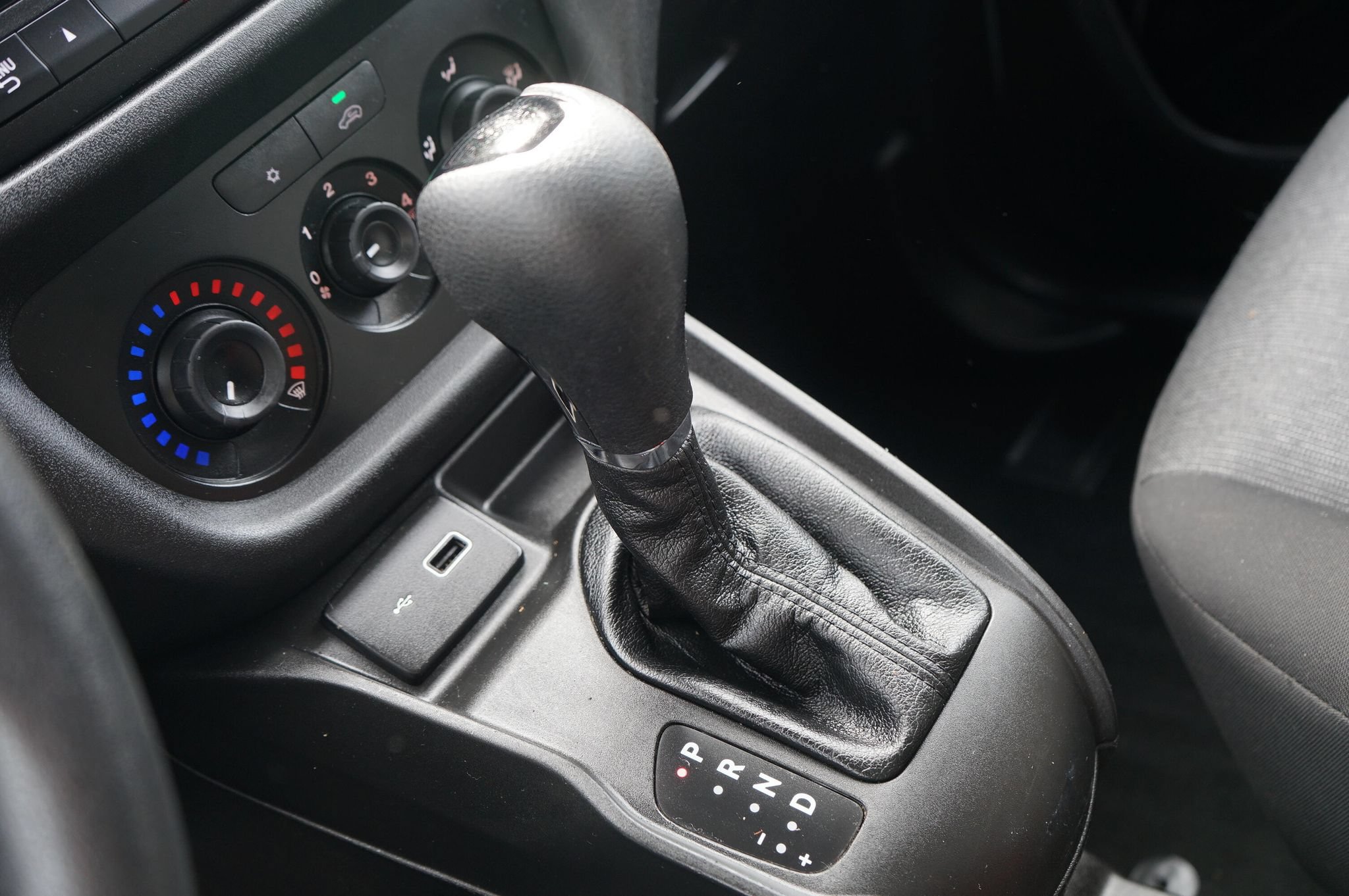 Used 2022 RAM ProMaster City Tradesman FWD image 17