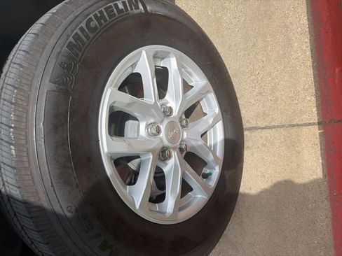 Used 2023 Jeep Wrangler Sport S image 3