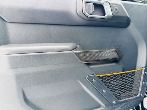 Used 2024 Ford Bronco Badlands image 15