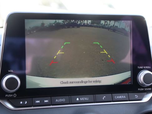 Used 2023 Nissan Sentra SV FWD image 29
