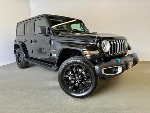 Used 2024 Jeep Wrangler Unlimited Sahara image 6