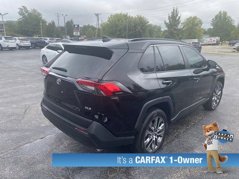 Used 2021 Toyota RAV4 XLE Premium image 6