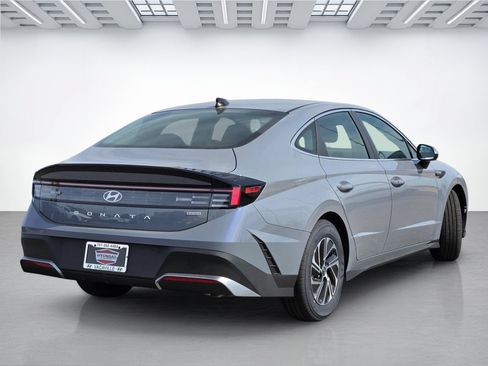 New 2026 Hyundai Sonata Blue FWD image 4