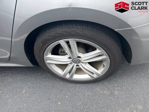 Used 2013 Volkswagen Passat TDI SE FWD image 13