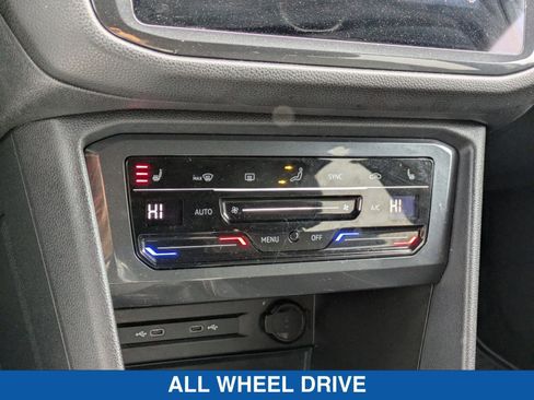 Used 2023 Volkswagen Tiguan SE R-Line image 24