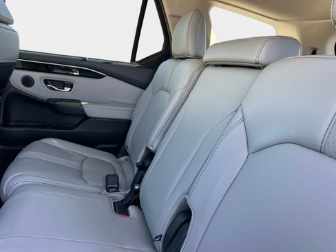 Used 2023 Honda Pilot EX-L image 12