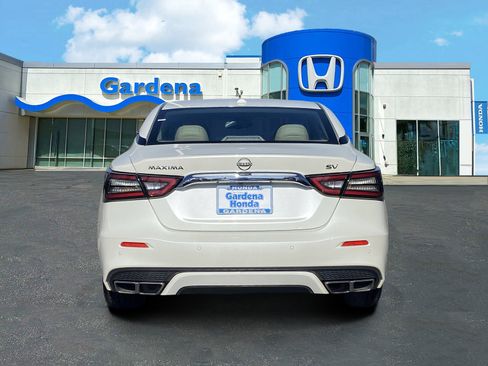 Used 2023 Nissan Maxima SV w/ Floor Mat Group FWD image 5