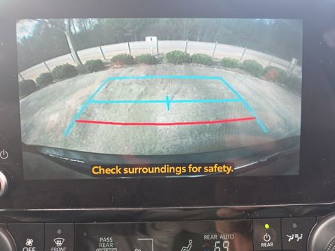 Used 2024 Toyota Highlander XLE image 35