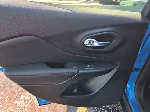 Used 2022 Jeep Cherokee Trailhawk image 47