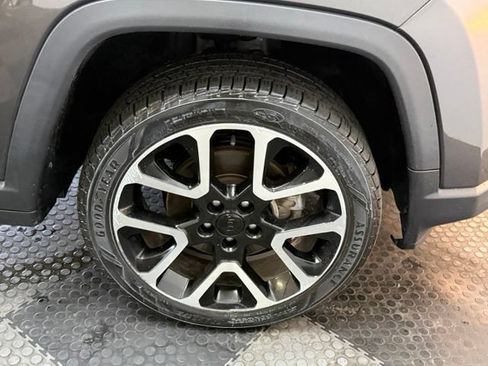 Used 2018 Jeep Compass Limited w/ Navigation Group AWD/4WD image 13