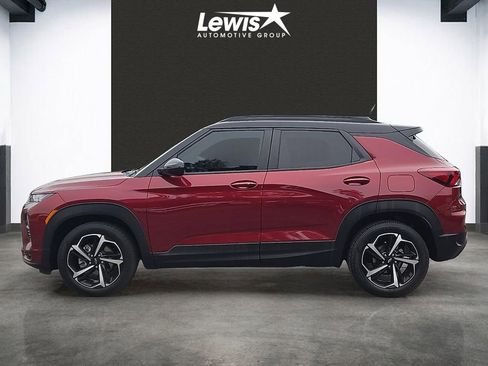 Used 2022 Chevrolet TrailBlazer RS w/ Technology Package FWD image 2