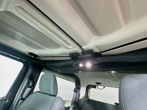 Used 2024 Jeep Wrangler Sport S image 21