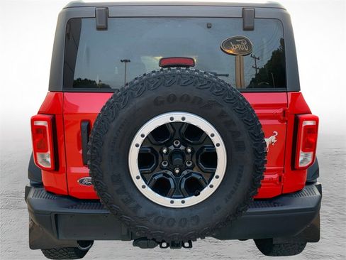 Used 2024 Ford Bronco Black Diamond w/ Sasquatch Package AWD/4WD image 3
