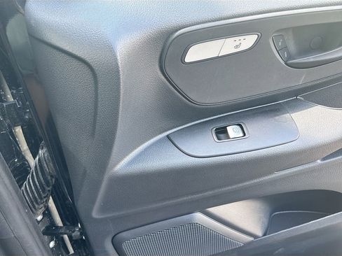 Used 2023 Mercedes-Benz Metris Passenger image 38