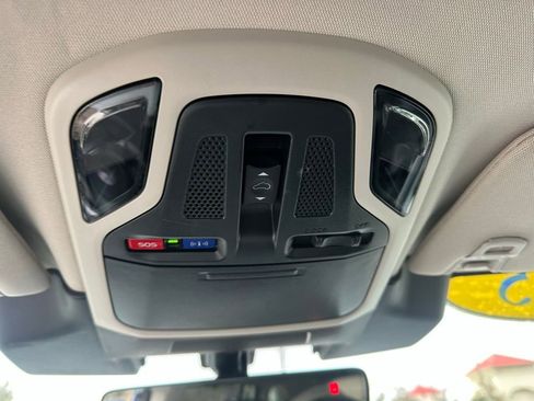 Used 2025 Subaru Outback Onyx Edition image 32