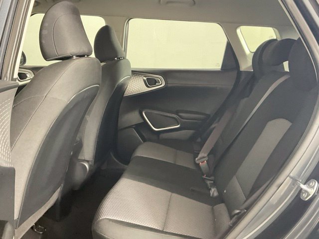 Used 2025 Kia Soul LX w/ LX Technology Package FWD image 16
