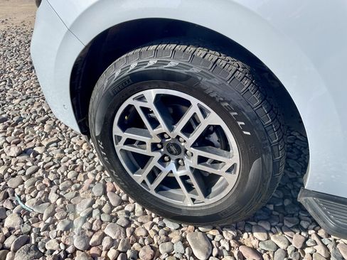 Used 2025 Ford Expedition Max Active AWD/4WD image 9