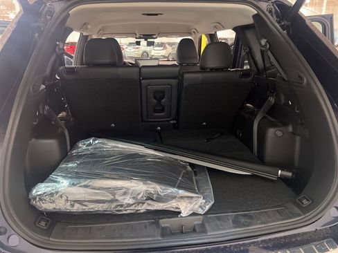 New 2025 Mitsubishi Outlander SE image 13