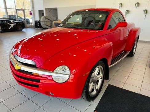 Used 2004 Chevrolet SSR w/ Preferred Equipment Group image 27