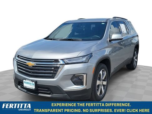 Used 2023 Chevrolet Traverse LT w/ LT Premium Package AWD/4WD image 1
