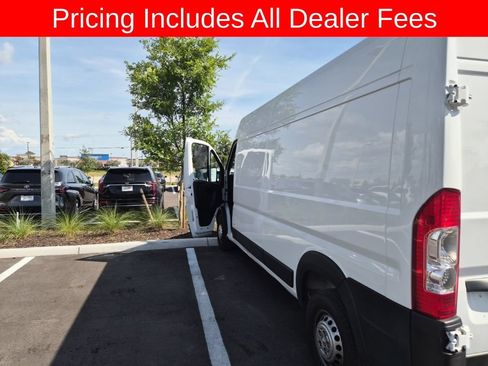 Used 2024 RAM ProMaster 2500 w/ Convenience Group FWD image 4