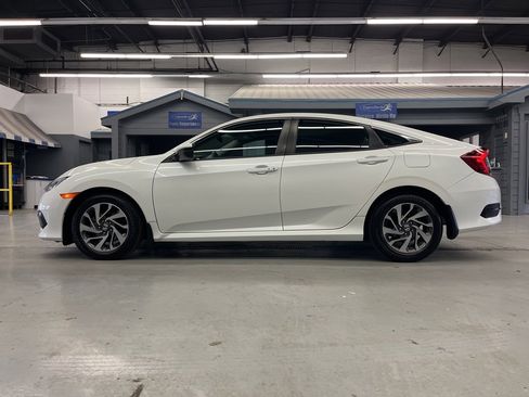 Used 2018 Honda Civic EX image 4