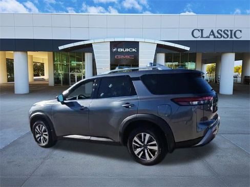 Used 2023 Nissan Pathfinder SL image 6