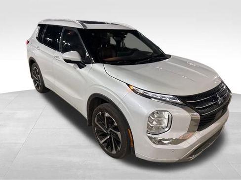 Used 2022 Mitsubishi Outlander SEL image 4