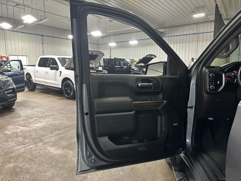 Used 2019 Chevrolet Silverado 1500 LT Trail Boss image 11