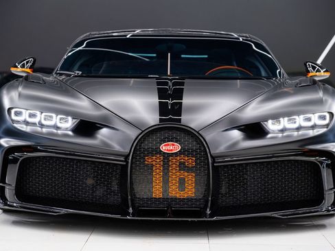 Used 2023 Bugatti Chiron Pur Sport AWD/4WD image 2