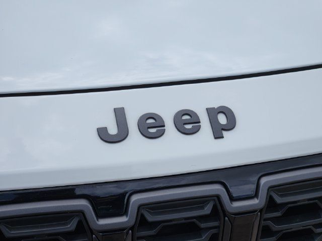 Certified 2026 Jeep Cherokee Laredo AWD/4WD image 12