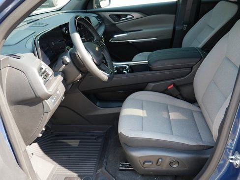 New 2026 Chevrolet Traverse LT w/ Enhanced Driving Package image 8