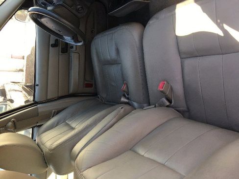 Used 2011 Ford Crown Victoria LX w/ Comfort Appearance Pkg image 5