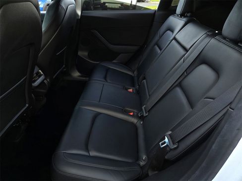 Used 2021 Tesla Model Y Performance image 12