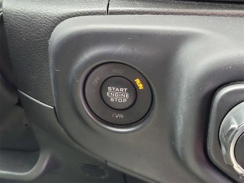 Used 2023 Jeep Gladiator Overland image 24