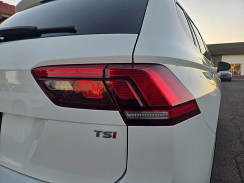 Used 2018 Volkswagen Tiguan S image 30
