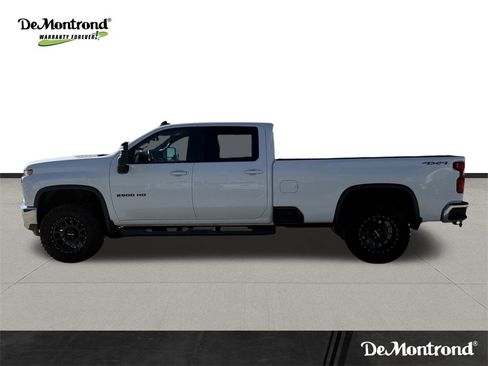 Used 2021 Chevrolet Silverado 2500 LT w/ Convenience Package image 5