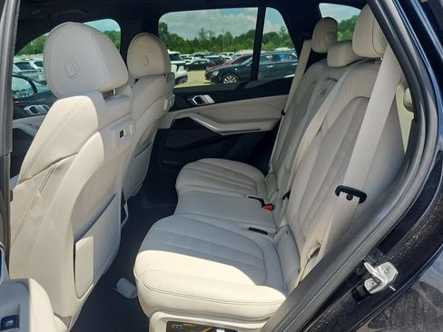 Used 2021 BMW X5 xDrive40i w/ M Sport Package AWD/4WD image 4