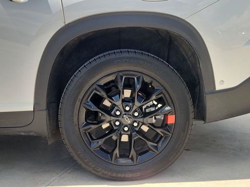 Used 2024 Chevrolet Traverse LT w/ Enhanced Driving Package FWD image 34