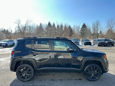 Used 2022 Jeep Renegade Altitude w/ Convenience Group image 13