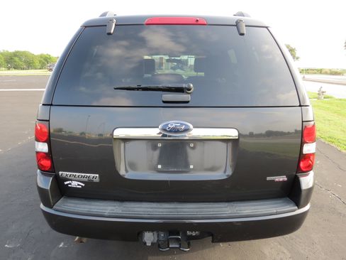 Used 2007 Ford Explorer XLT image 8