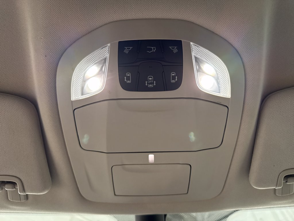 Used 2023 Chrysler Pacifica Touring-L FWD image 24