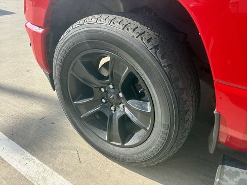 Used 2020 RAM 1500 Big Horn AWD/4WD image 4