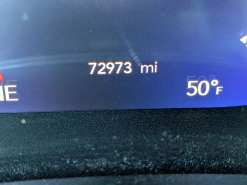 Used 2021 Chrysler Pacifica Touring-L w/ Uconnect Theater Family Group image 31