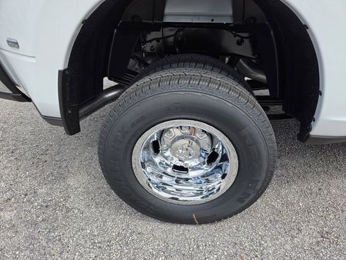 New 2026 RAM 3500 Tradesman AWD/4WD image 16