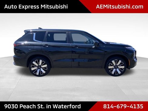 New 2026 Mitsubishi Outlander SE image 8