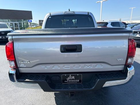 Used 2021 Toyota Tacoma SR5 AWD/4WD image 4